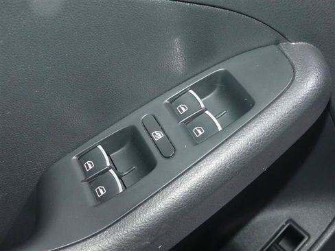Used 2015 Volkswagen Jetta SE FWD image 21