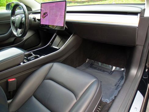 Used 2019 Tesla Model 3 Standard Range Plus RWD image 20