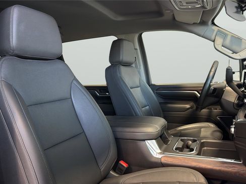 Used 2025 GMC Sierra 2500 SLT w/ SLT Premium Package image 14