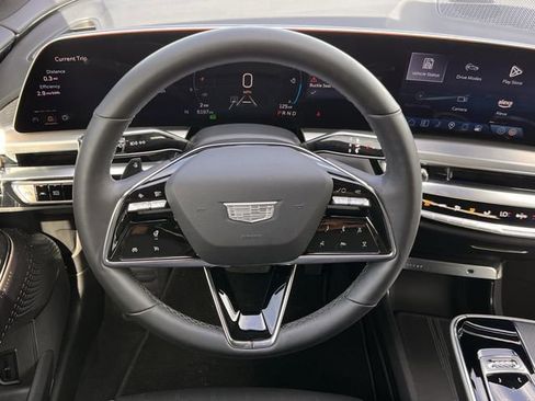 New 2025 Cadillac Lyriq Luxury image 11