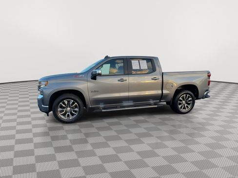 Used 2022 Chevrolet Silverado 1500 LT w/ Z71 Off-Road Package image 5