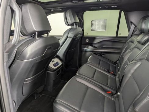 Used 2025 Lincoln Navigator Reserve w/ Jet Appearance Package image 25