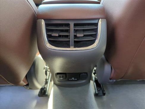 Used 2018 Chevrolet Malibu LT w/ Leather Package FWD image 19