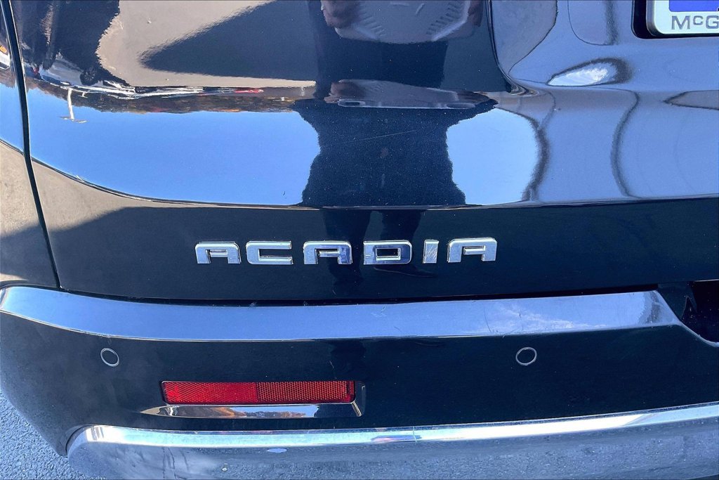 Used 2019 GMC Acadia Denali w/ Technology Package AWD/4WD image 25