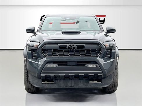 Used 2024 Toyota Tacoma TRD Sport image 2
