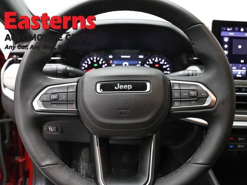 Used 2025 Jeep Compass Limited AWD/4WD image 10