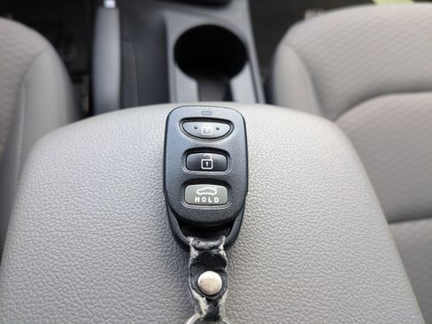 Used 2020 Hyundai Elantra SEL FWD image 26