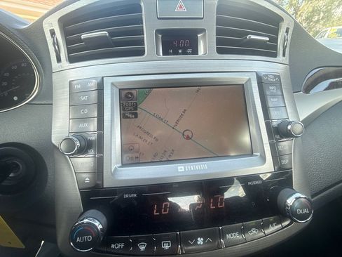 Used 2011 Toyota Avalon FWD image 28