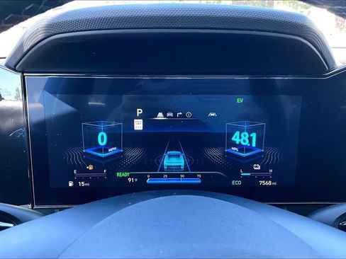 Used 2025 Hyundai Elantra SEL FWD image 26