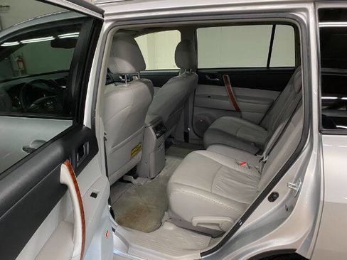 Used 2009 Toyota Highlander Limited AWD/4WD image 13