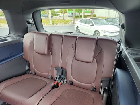 New 2025 Volkswagen ID. Buzz Pro S image 17