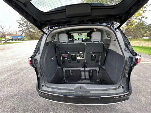 Used 2024 Toyota Sienna Limited image 10