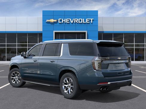 New 2026 Chevrolet Suburban Premier image 3