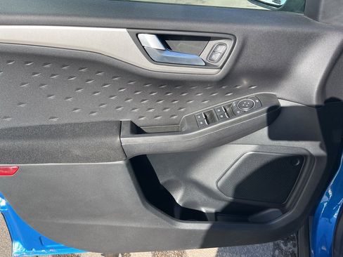 Used 2020 Ford Escape SE image 11