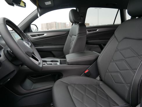 New 2026 Volkswagen Atlas Cross Sport SE image 4