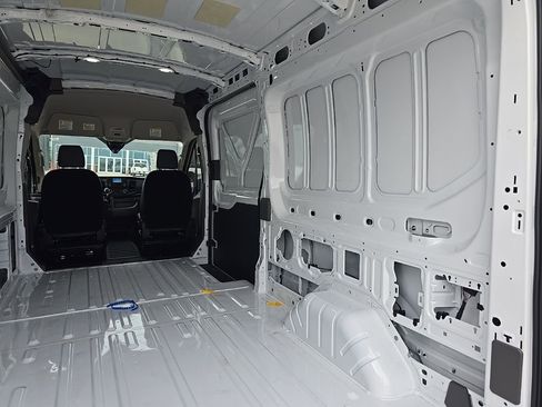 New 2025 Ford Transit 250 148 Medium Roof RWD image 14