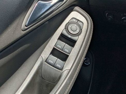 Used 2022 Buick Encore GX Essence w/ Experience Buick Package AWD/4WD image 21