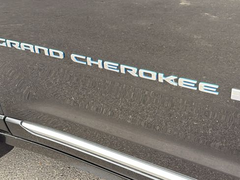 Used 2022 Jeep Grand Cherokee Summit image 28