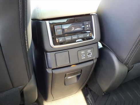 New 2026 Subaru Ascent Limited image 8