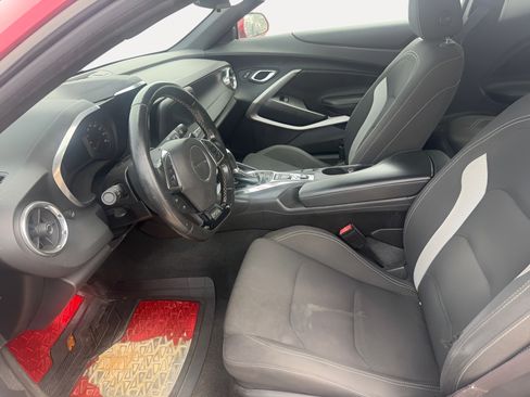 Used 2017 Chevrolet Camaro LT RWD image 10