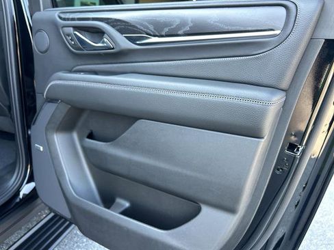 Used 2024 GMC Yukon XL Denali image 29