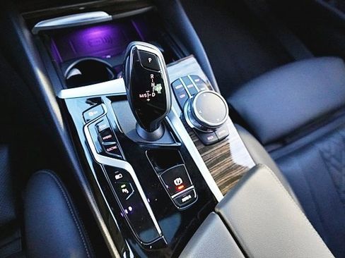 Used 2023 BMW 530e w/ M Sport Package image 32