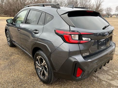 Used 2024 Subaru Crosstrek 2.0i Premium image 3