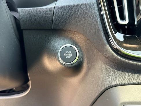 New 2025 Volvo XC40 B5 Ultra w/ Climate Package image 28