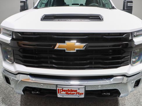 Used 2025 Chevrolet Silverado 2500 W/T w/ WT/CX Safety Package image 4