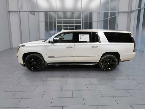 Used 2020 Cadillac Escalade ESV Luxury AWD/4WD image 5