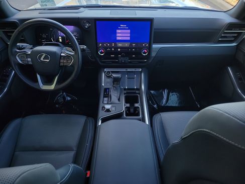 Used 2024 Lexus GX 550 image 11