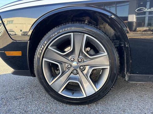 Used 2013 Dodge Challenger R/T image 5