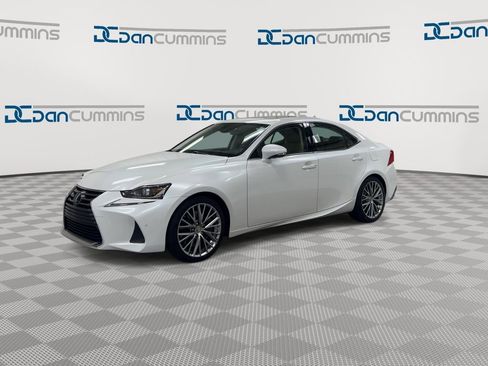 Used 2018 Lexus IS 300 AWD w/ Comfort Package image 4