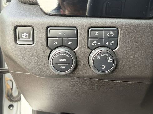 Used 2025 Chevrolet Silverado 1500 LT w/ Safety Package AWD/4WD image 5