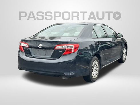 Used 2014 Toyota Camry LE image 2