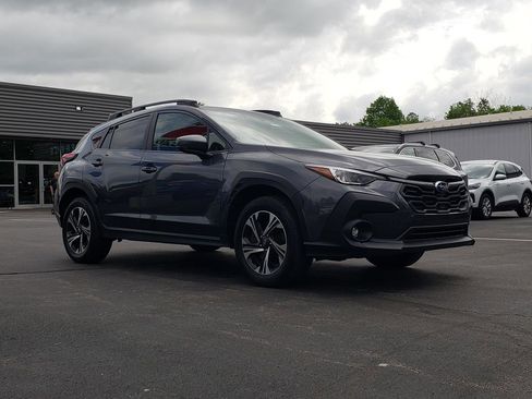 Used 2024 Subaru Crosstrek 2.0i Premium AWD/4WD image 3