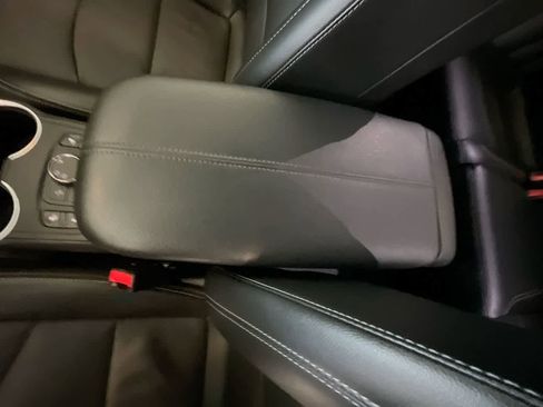 Used 2024 GMC Terrain SLT AWD/4WD image 21