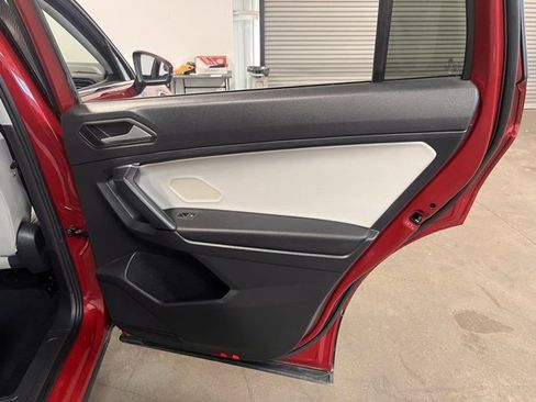 Used 2019 Volkswagen Tiguan SE image 15