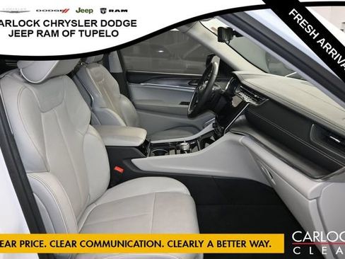 Used 2023 Jeep Grand Cherokee Overland w/ Luxury Tech Group IV AWD/4WD image 37