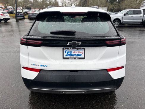 Used 2023 Chevrolet Bolt EUV LT w/ Convenience Package image 6