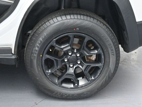 Used 2022 Jeep Cherokee Trailhawk w/ Trailer Tow Group AWD/4WD image 32
