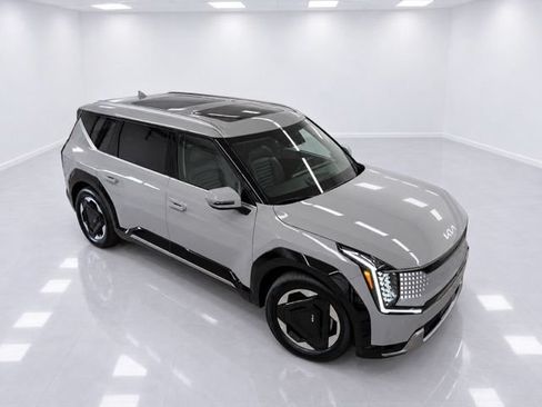 Used 2026 Kia EV9 Land AWD/4WD image 11
