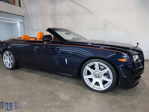 Used 2017 Rolls-Royce Dawn Convertible image 1