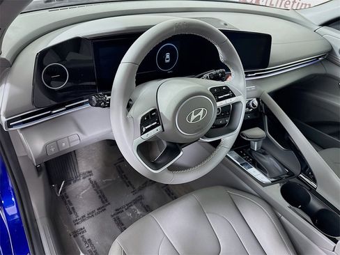 Certified 2024 Hyundai Elantra SEL w/ Convenience Package image 20