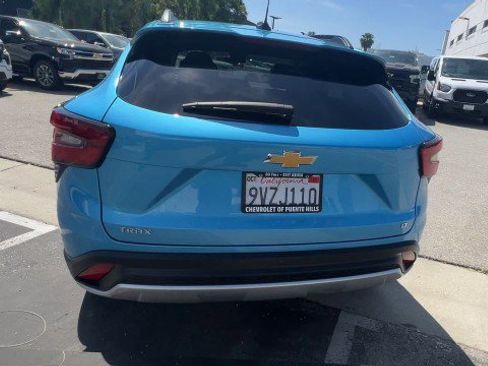 Used 2025 Chevrolet Trax LT w/ Driver Confidence Package image 7