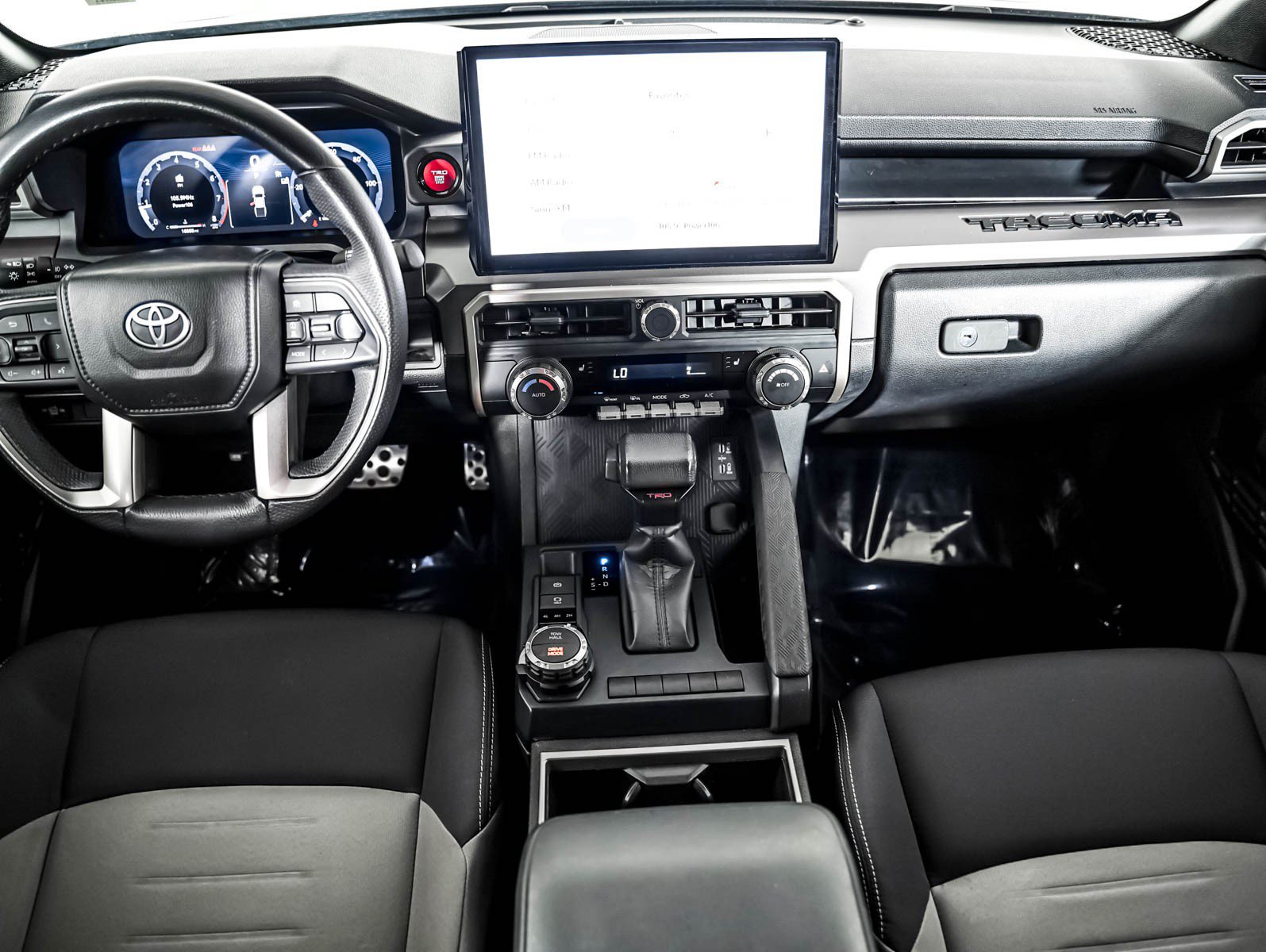 Used 2024 Toyota Tacoma TRD Sport AWD/4WD image 9