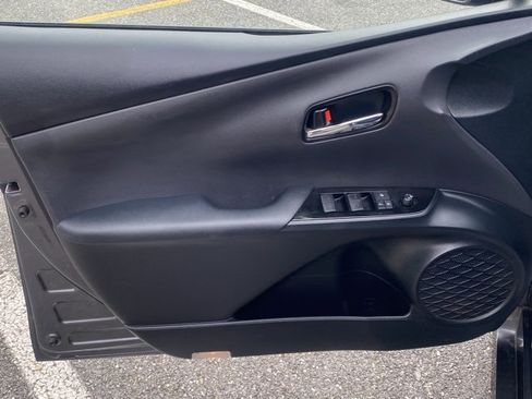 Used 2020 Toyota Prius Prime XLE image 12