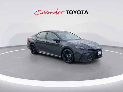 Used 2026 Toyota Camry SE image 2