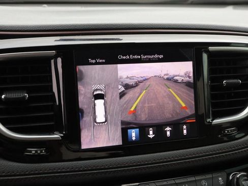 Used 2019 Chrysler Pacifica Limited w/ Tire & Wheel Group image 19