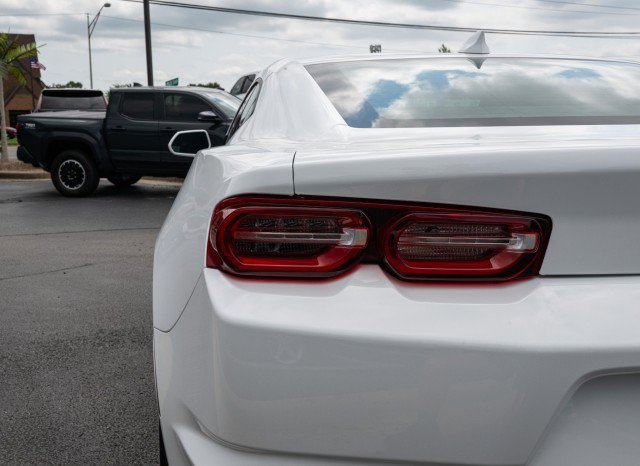 Used 2022 Chevrolet Camaro LT RWD image 13